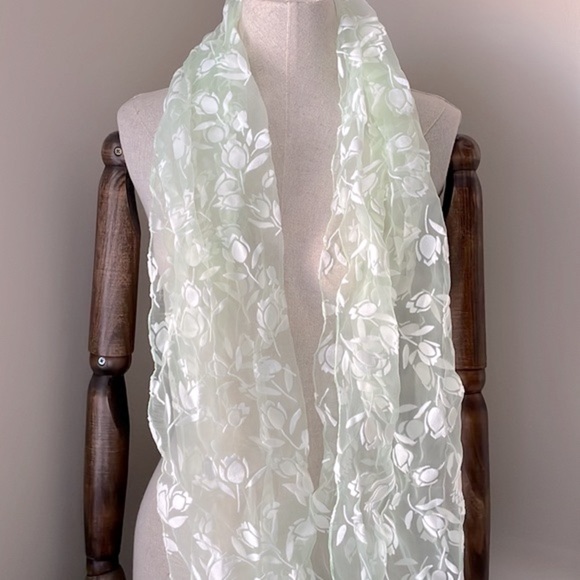 Mint green scarf - Picture 2 of 9